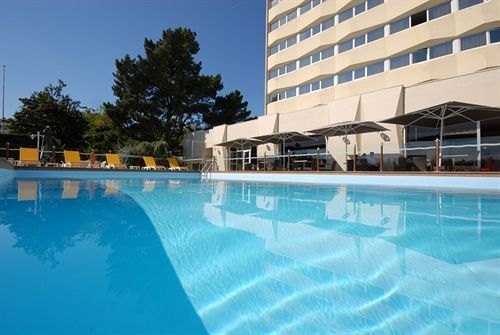 Hotel Mercure Ile De 4*
